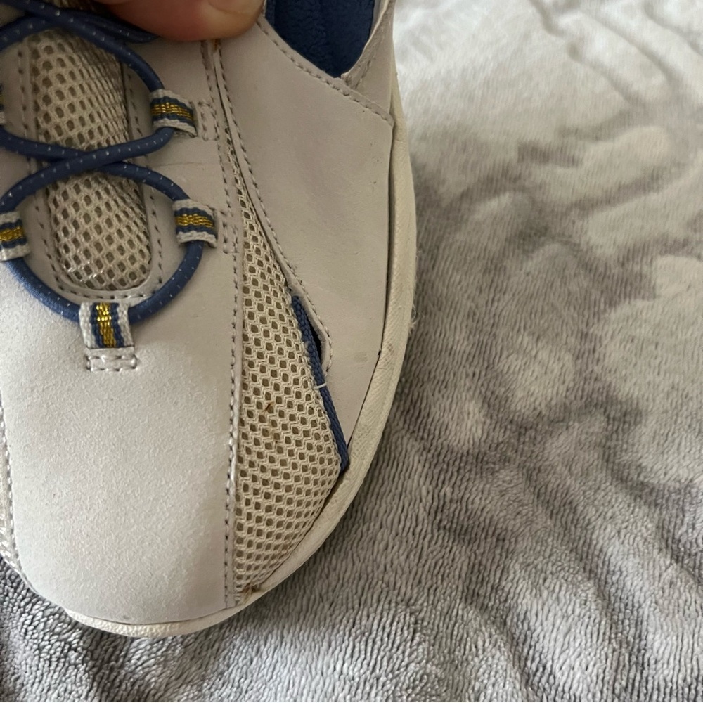 SJB Active by St. John’s Bay White Sneakers 7.5M - Picture 10 of 13